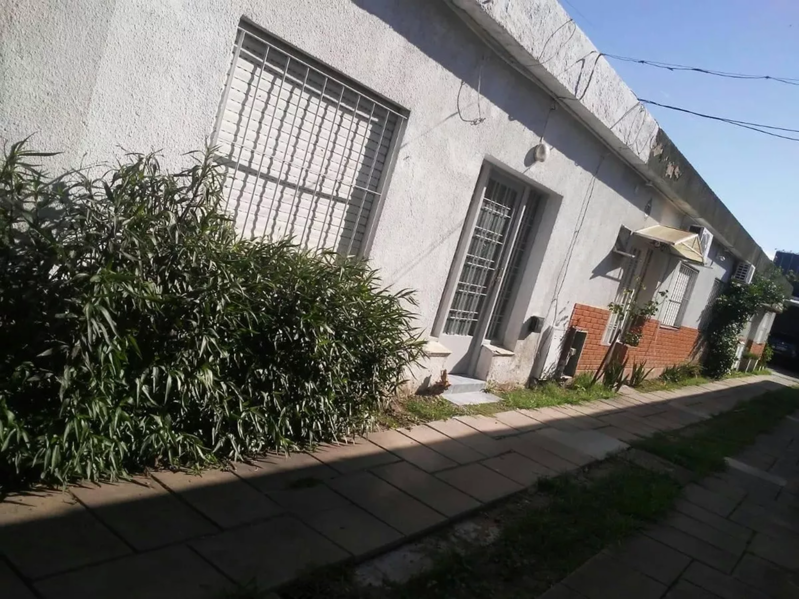 Mercedes Alvarez 2845 · Morón — foto 3