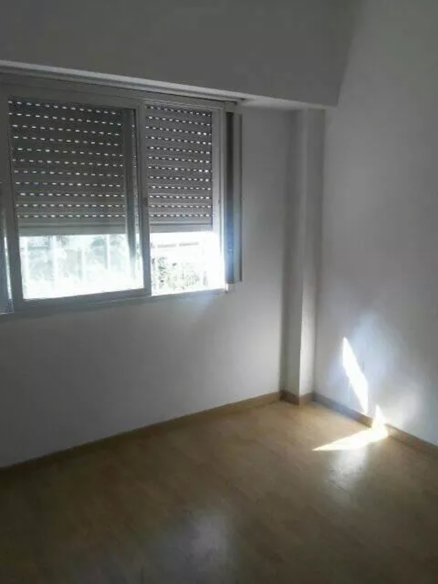 Mercedes Alvarez 2845 · Morón — foto 6