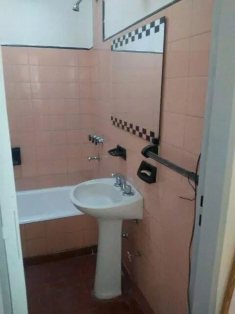 Mercedes Alvarez 2845 · Morón — foto 7