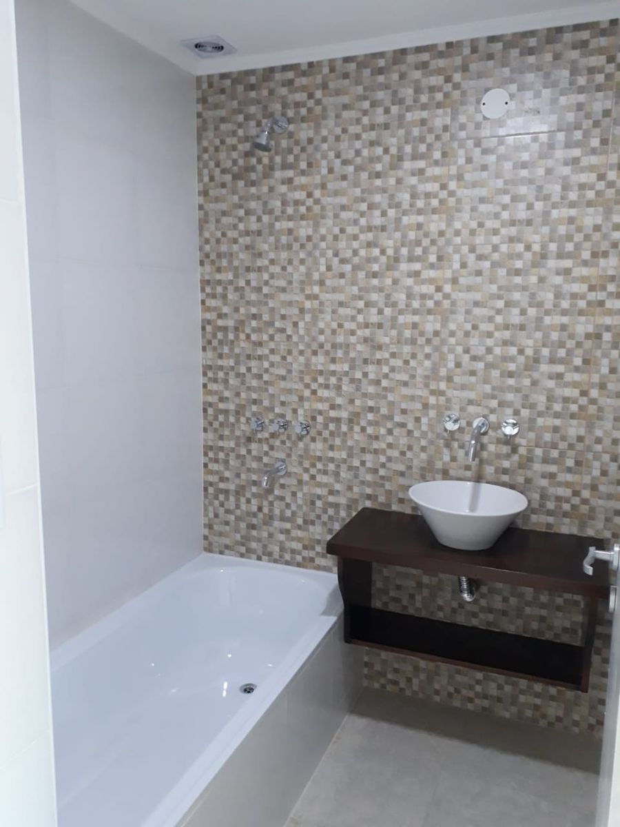 MINISTRO BRIN 3688 · Lanús — foto 4