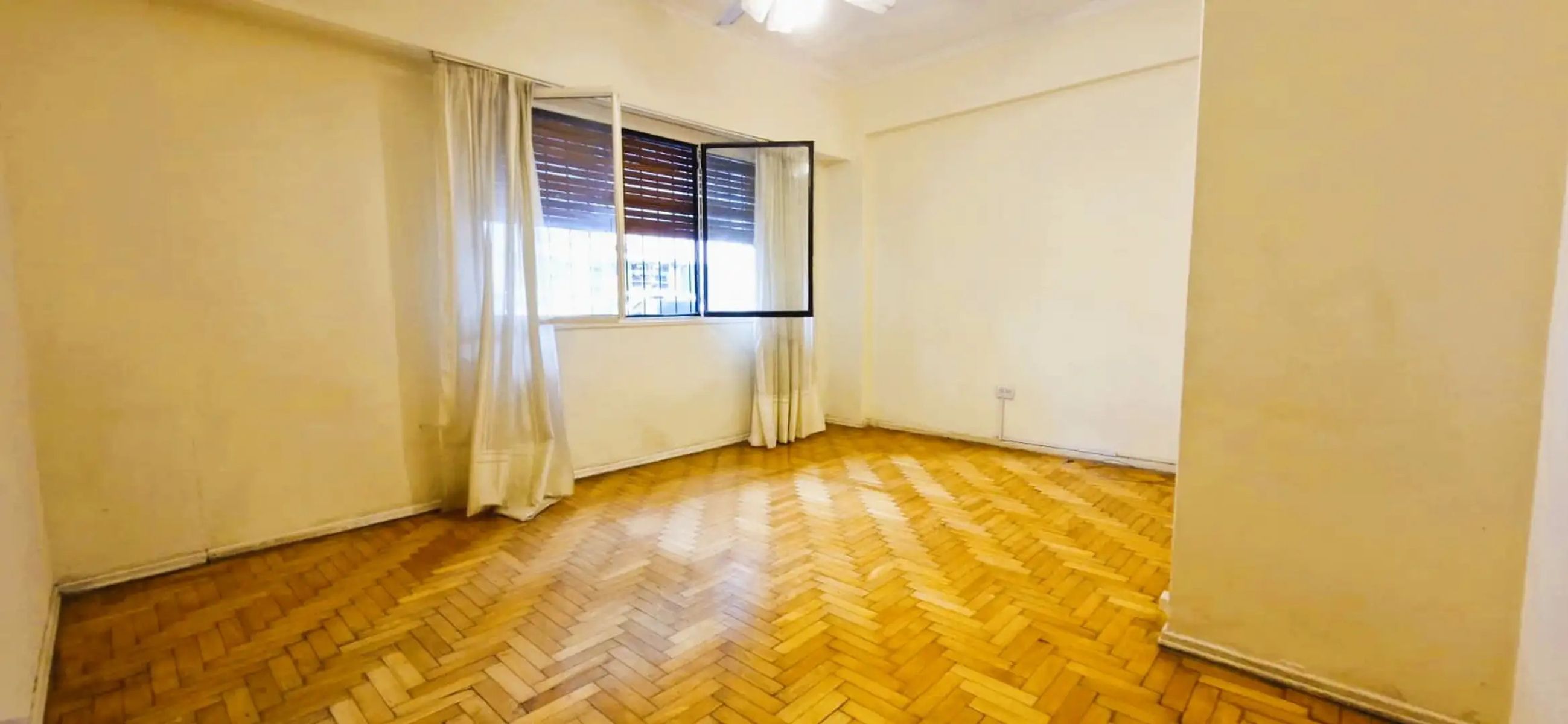 DEPARTAMENTO EN PB AL FRENTE CON PATIO