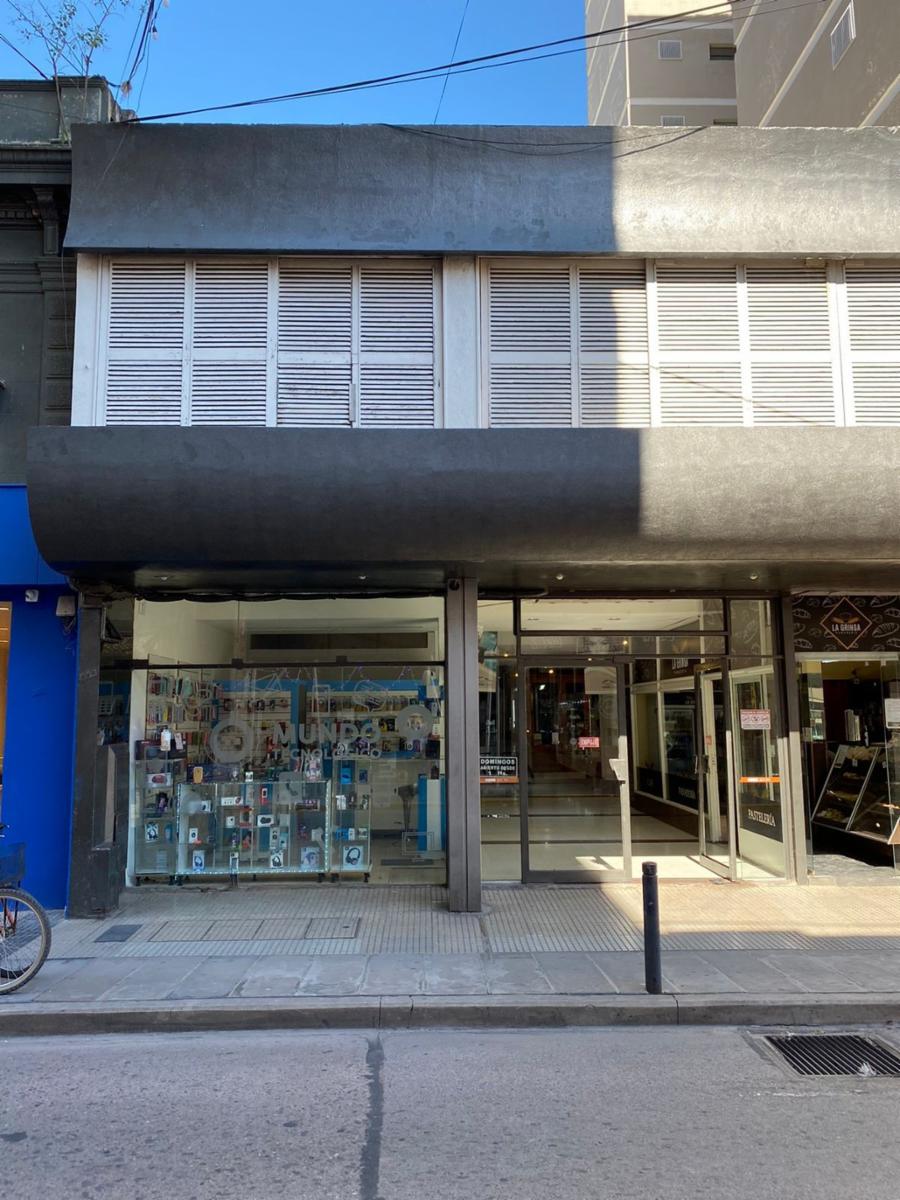 Local con departamento en planta alta
