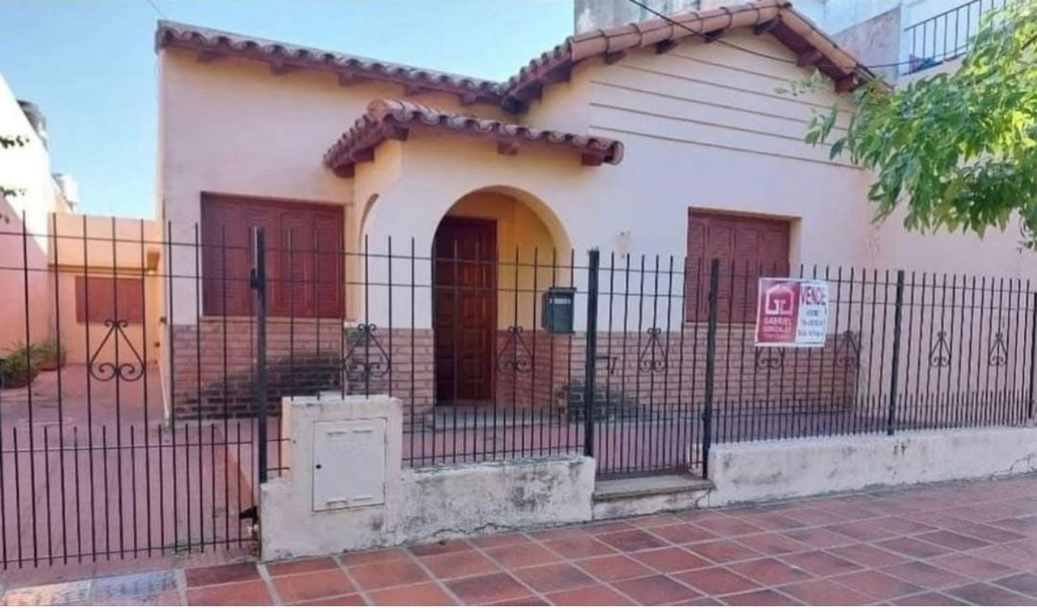 Casa de dos dormitorios. Calle Moreno.