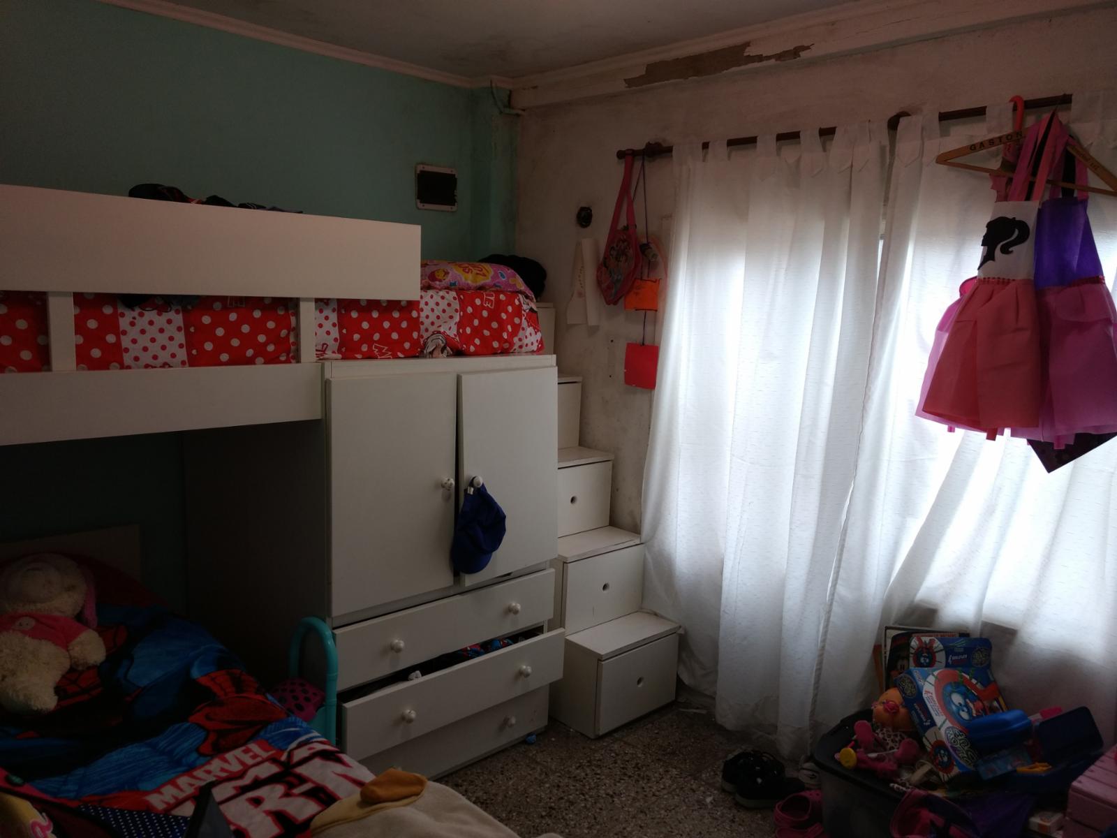Vendo casa con departamento en Tapiales