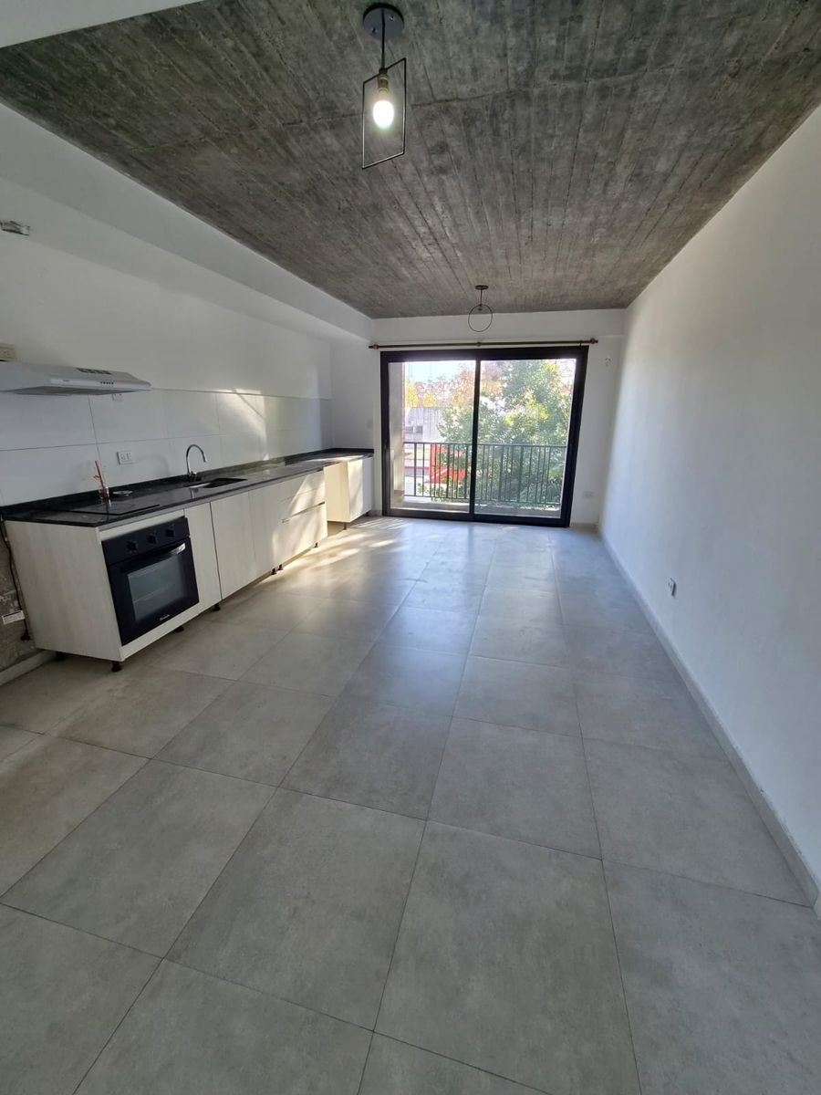 Cap. Joaquín Madariaga 657 · Morón — foto 14