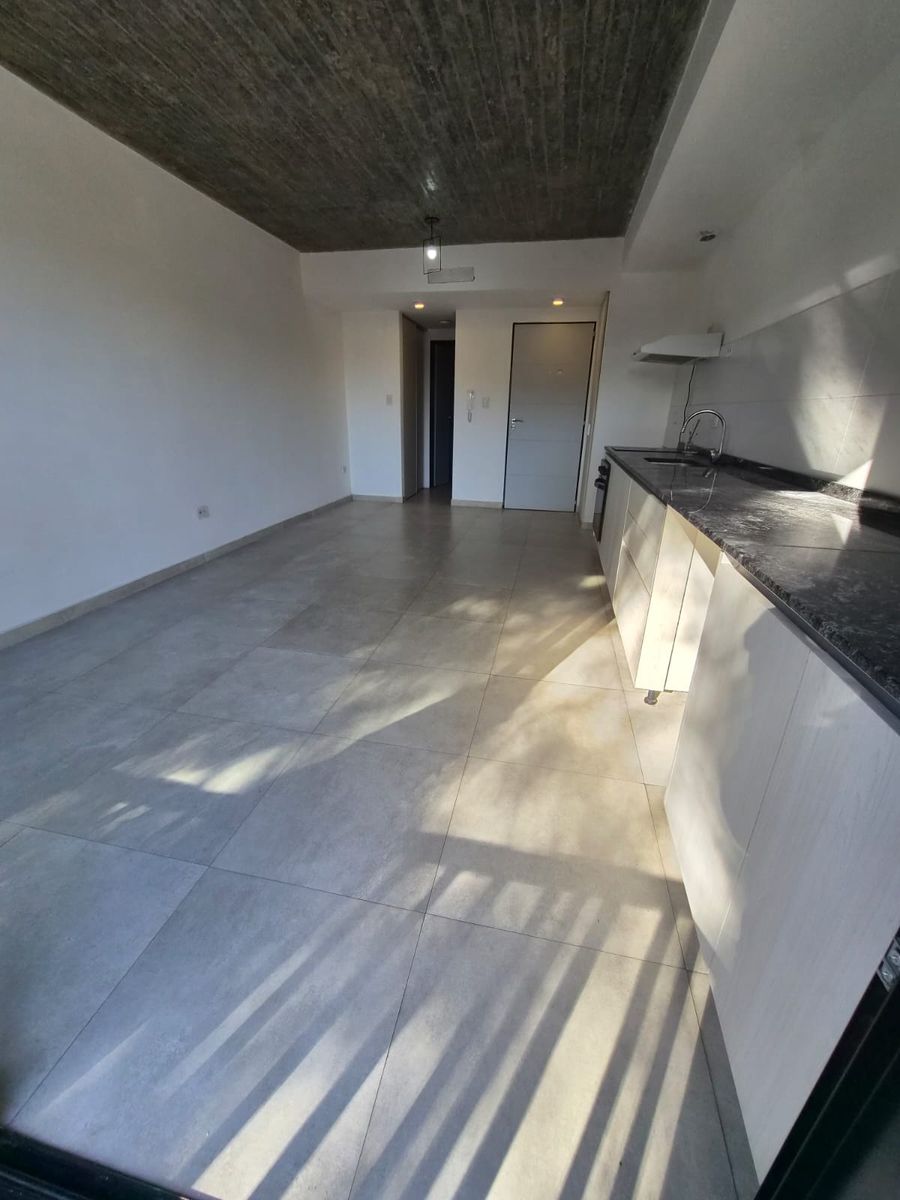 Cap. Joaquín Madariaga 657 · Morón — foto 4