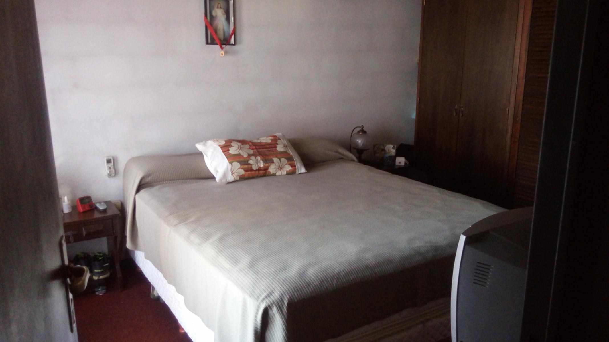 DOS CASAS CON GALPON Y FONDO