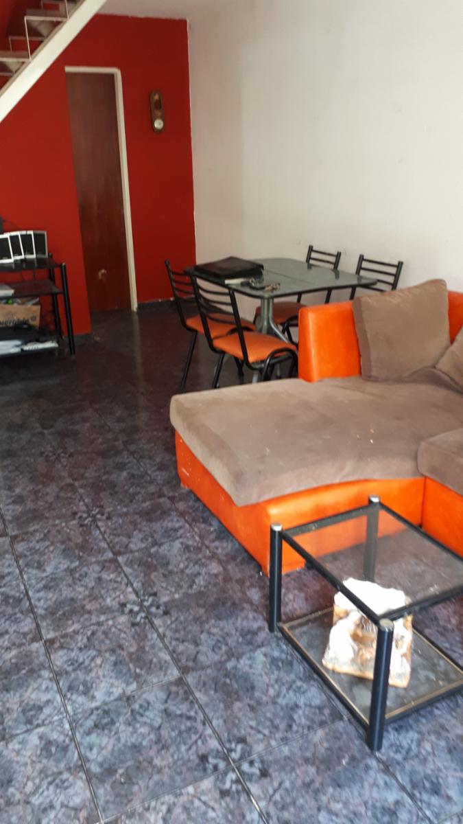 DUPLEX 3 Ambientes a Metros de  Av. H. Yrigoyen