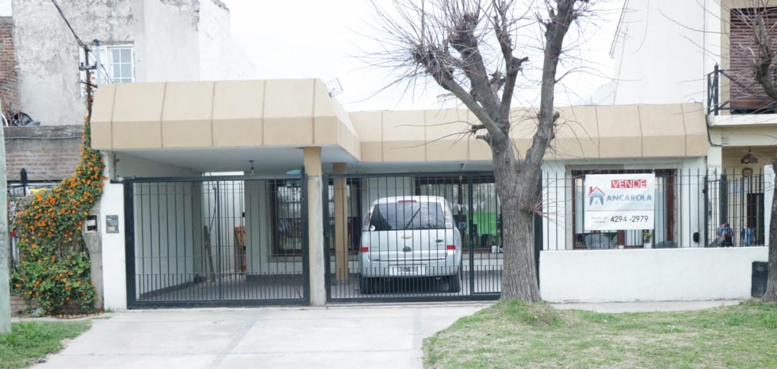 Falucho 1164 · Almirante Brown — foto 5