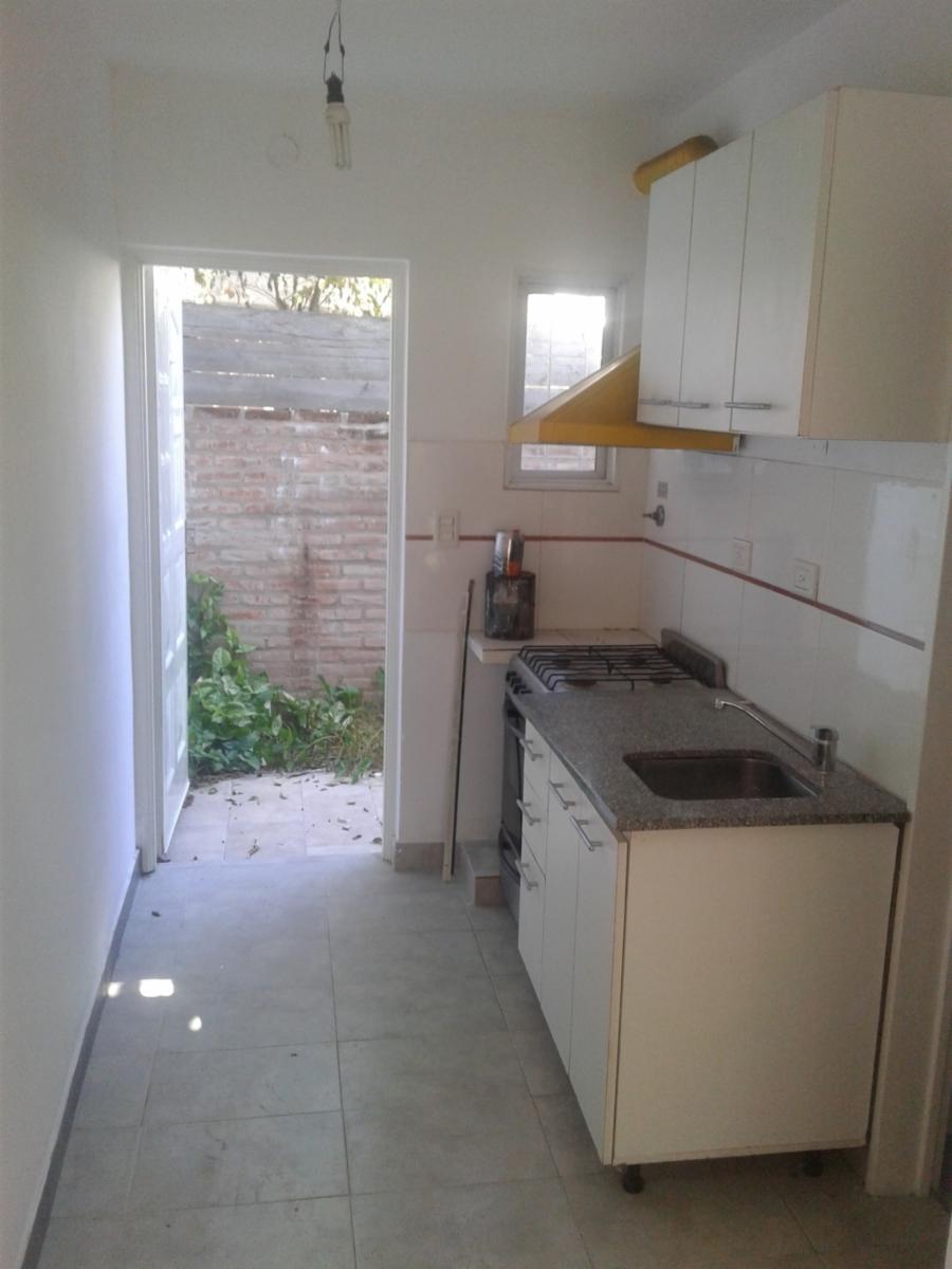 Constitucion 400 Ramos Mejia - lote con vivienda multifamiliar