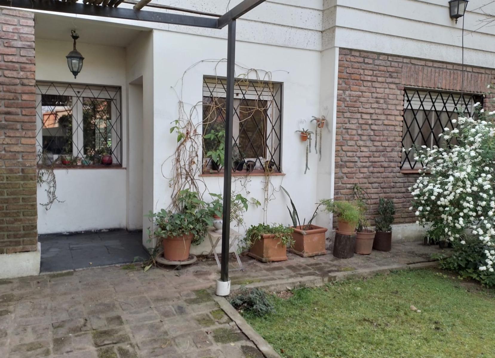 Excelente casa en venta en Bella Vista