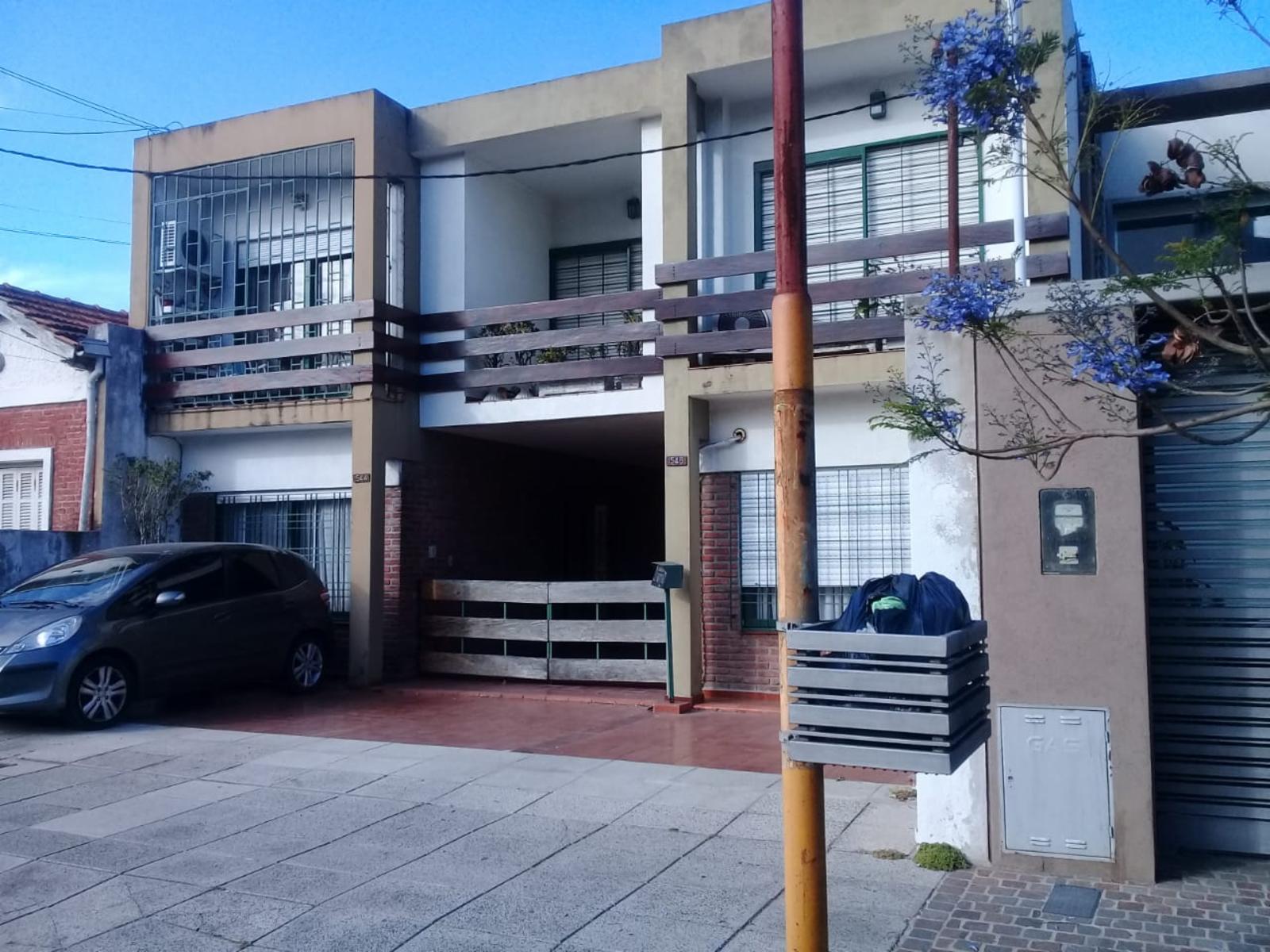 Dúplex de 4 ambientes con cochera