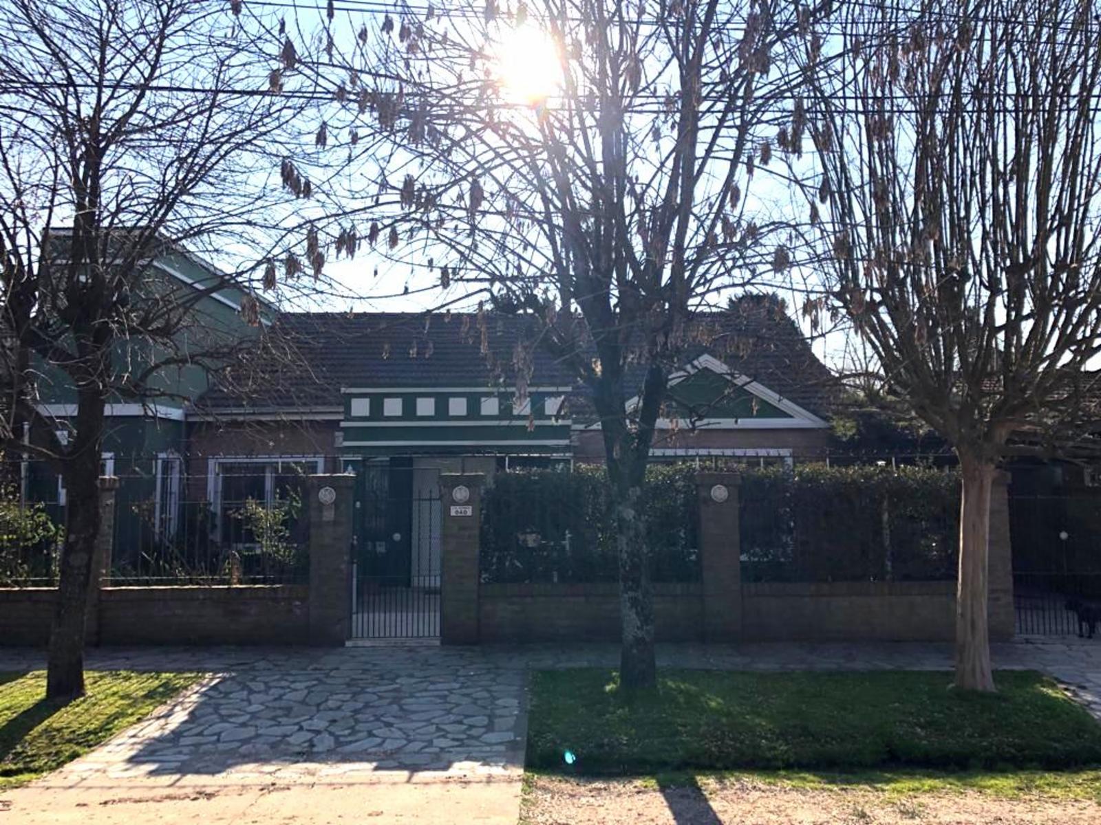 Casa 4 Ambientes En Venta - Francisco Alvarez