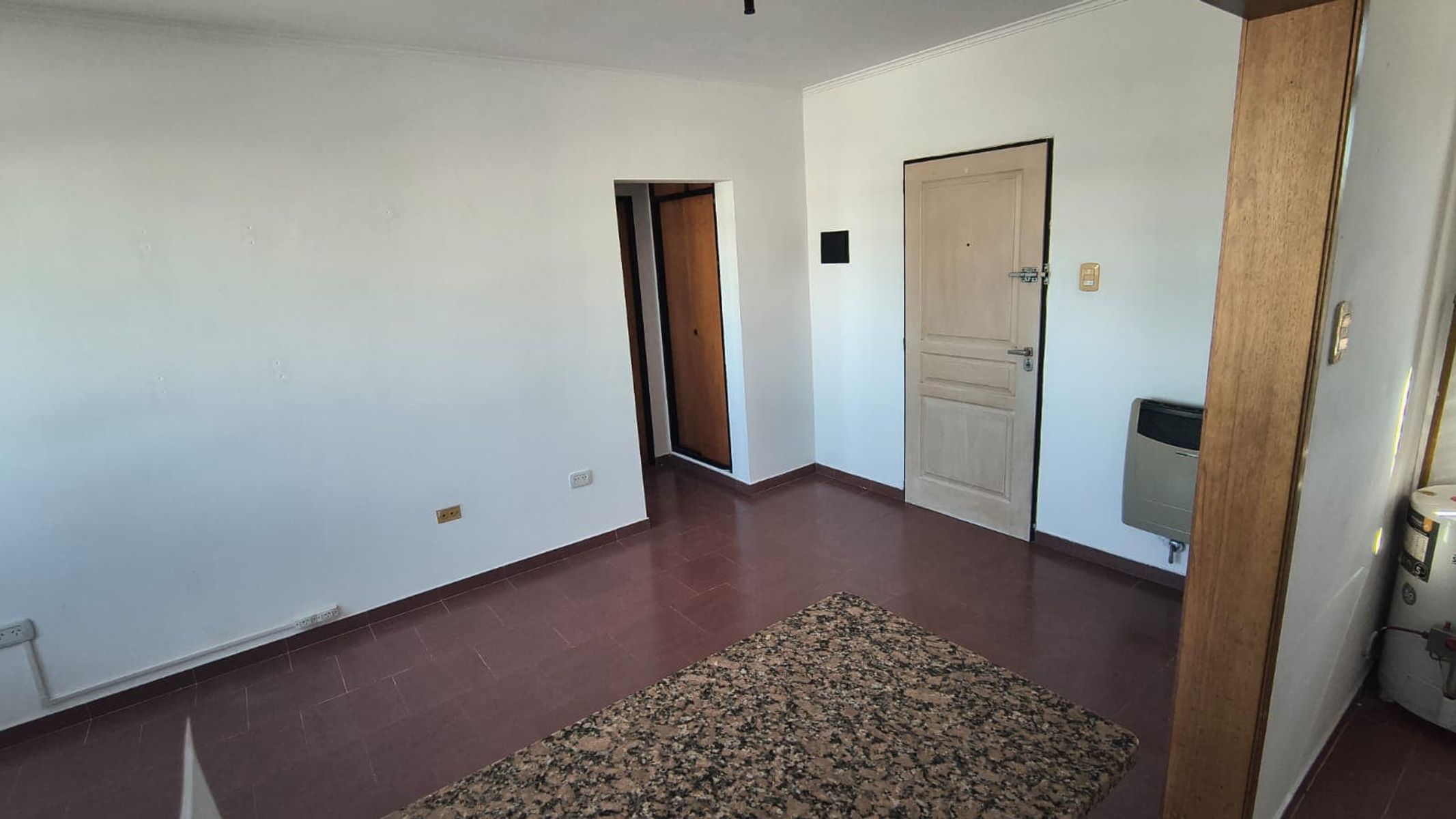 Departamento en VENTA de 2 ambientes con cochera en La Plata