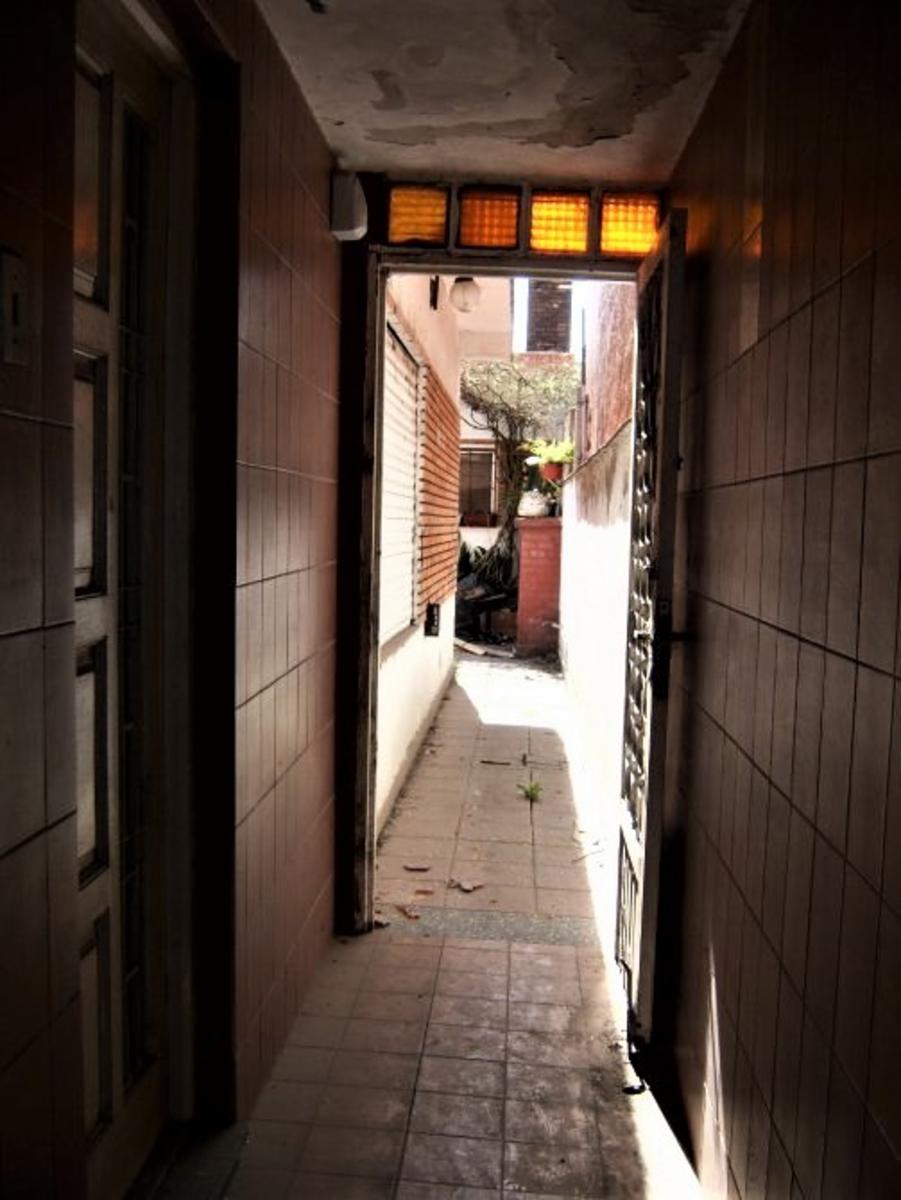 CAPITAN SARMIENTO 1283 · Lomas De Zamora — foto 8