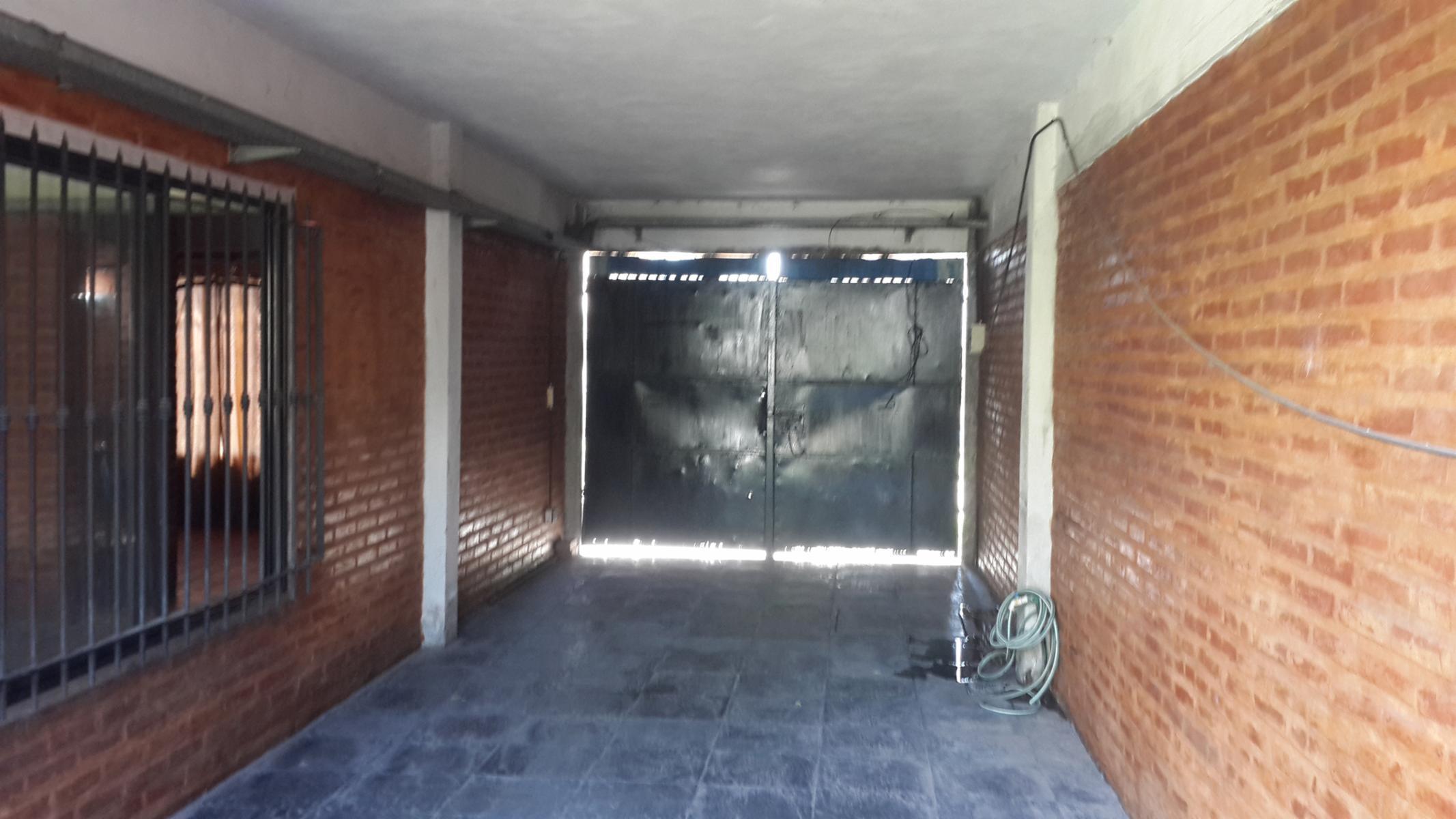 SAN VLADIMIRO 2800 · Lanús — foto 4