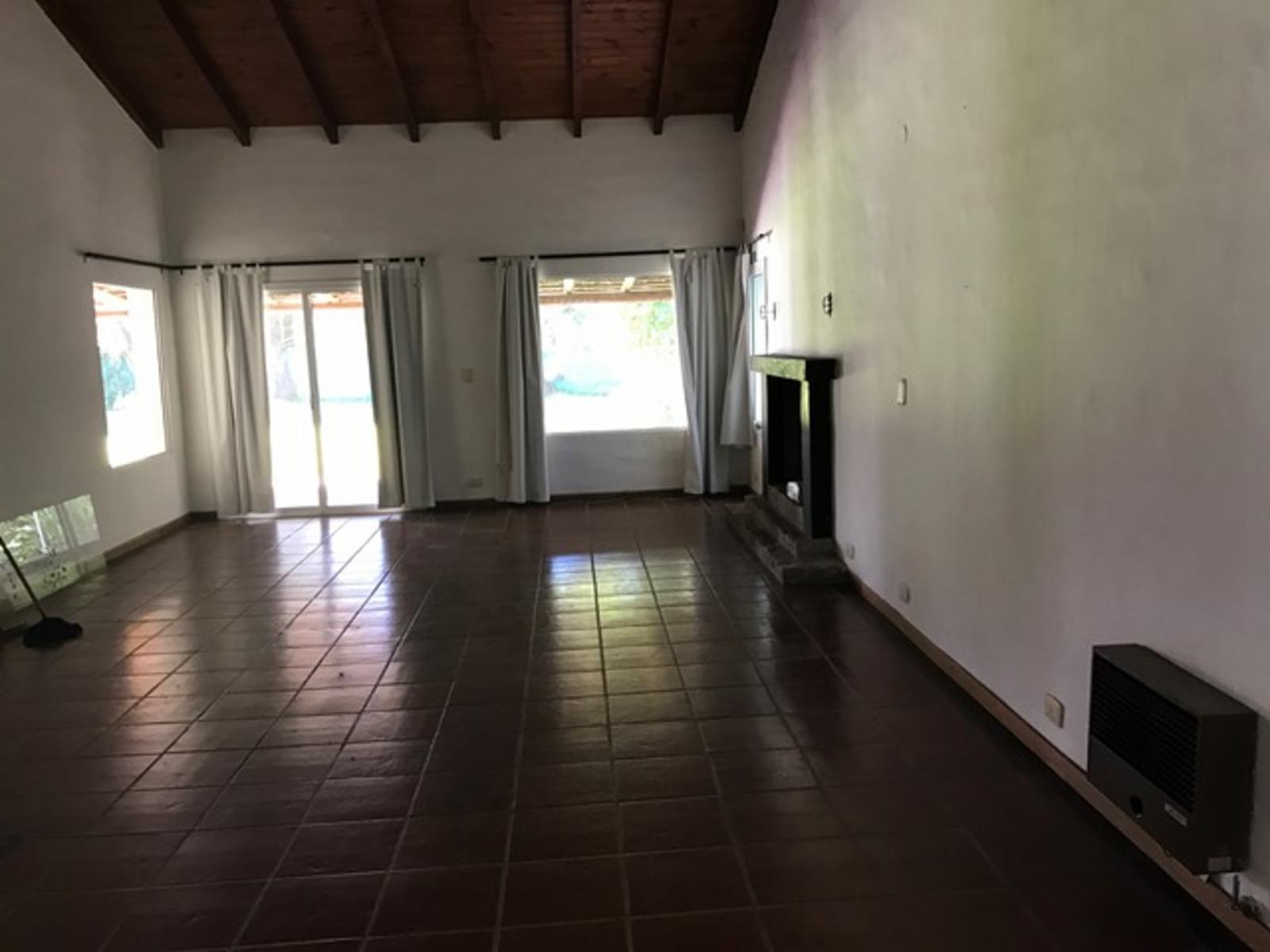 Bv. Allende esq. Camino Real · Totoral — foto 5