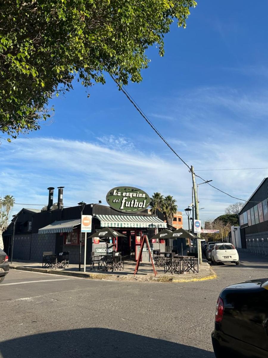 Sucre & Tres Arroyos · Malvinas Argentinas — foto 4
