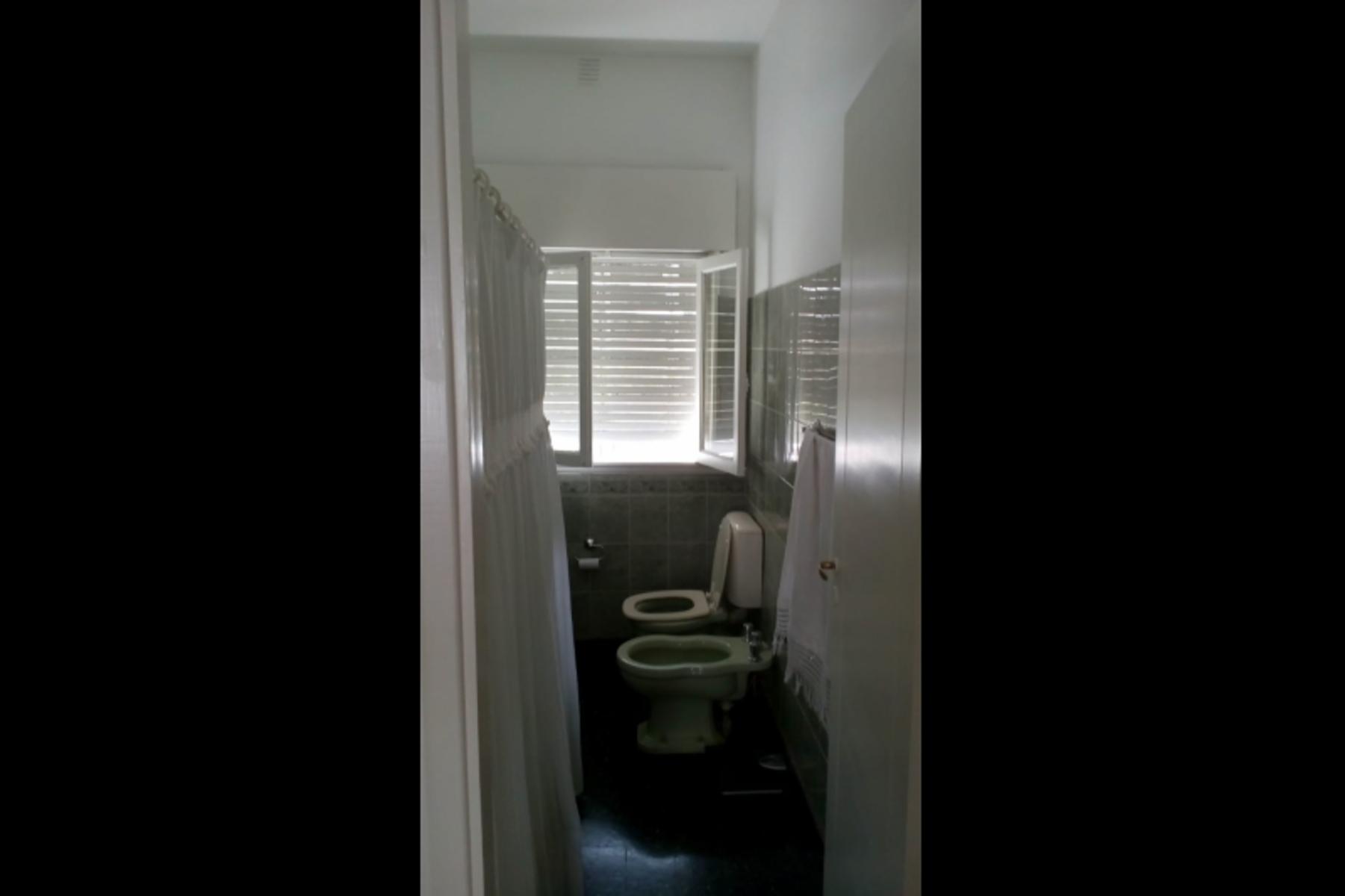 Valentin Vergara 129 · Morón — foto 3