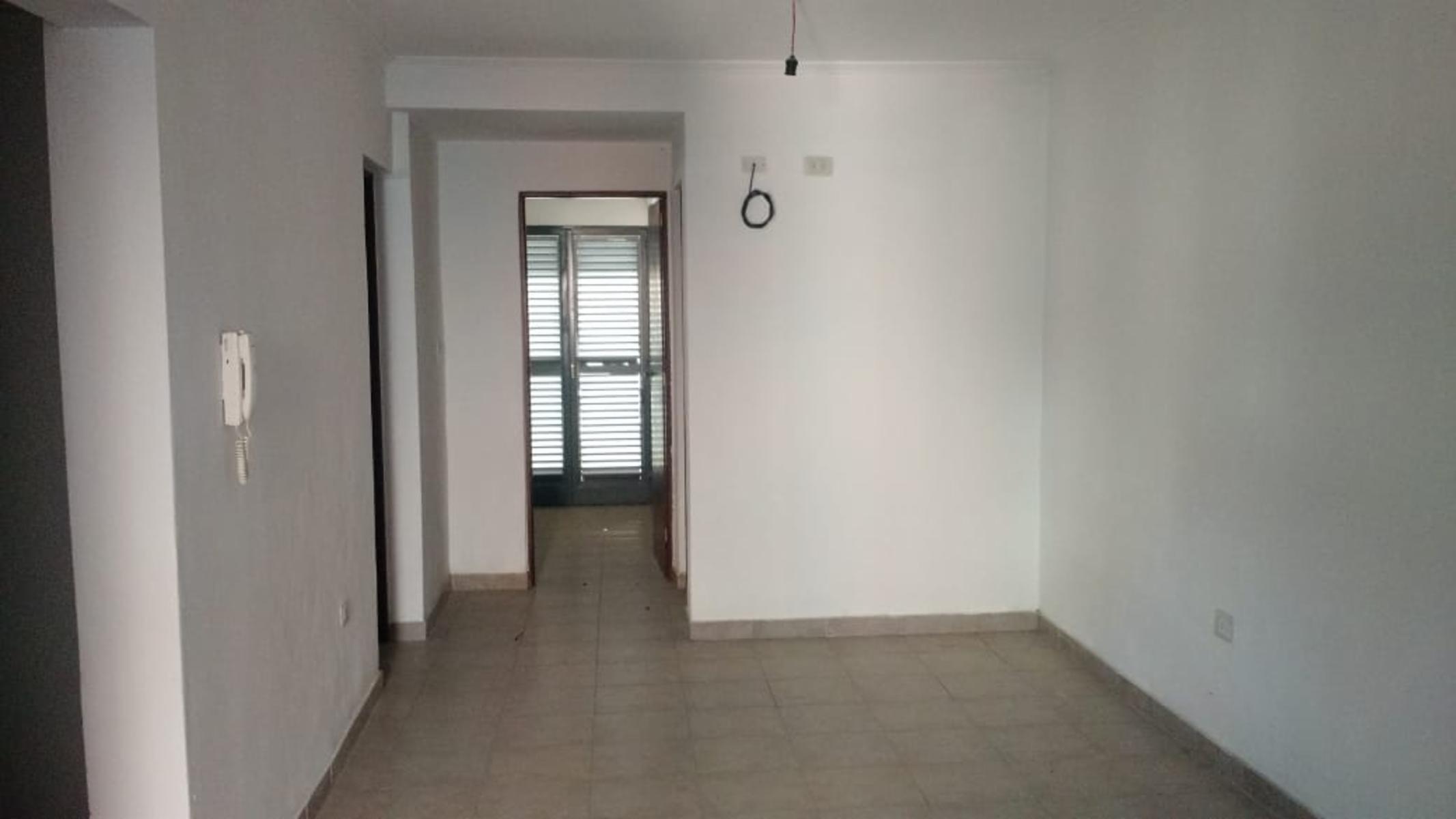 pellegrini 833 · Capital — foto 3