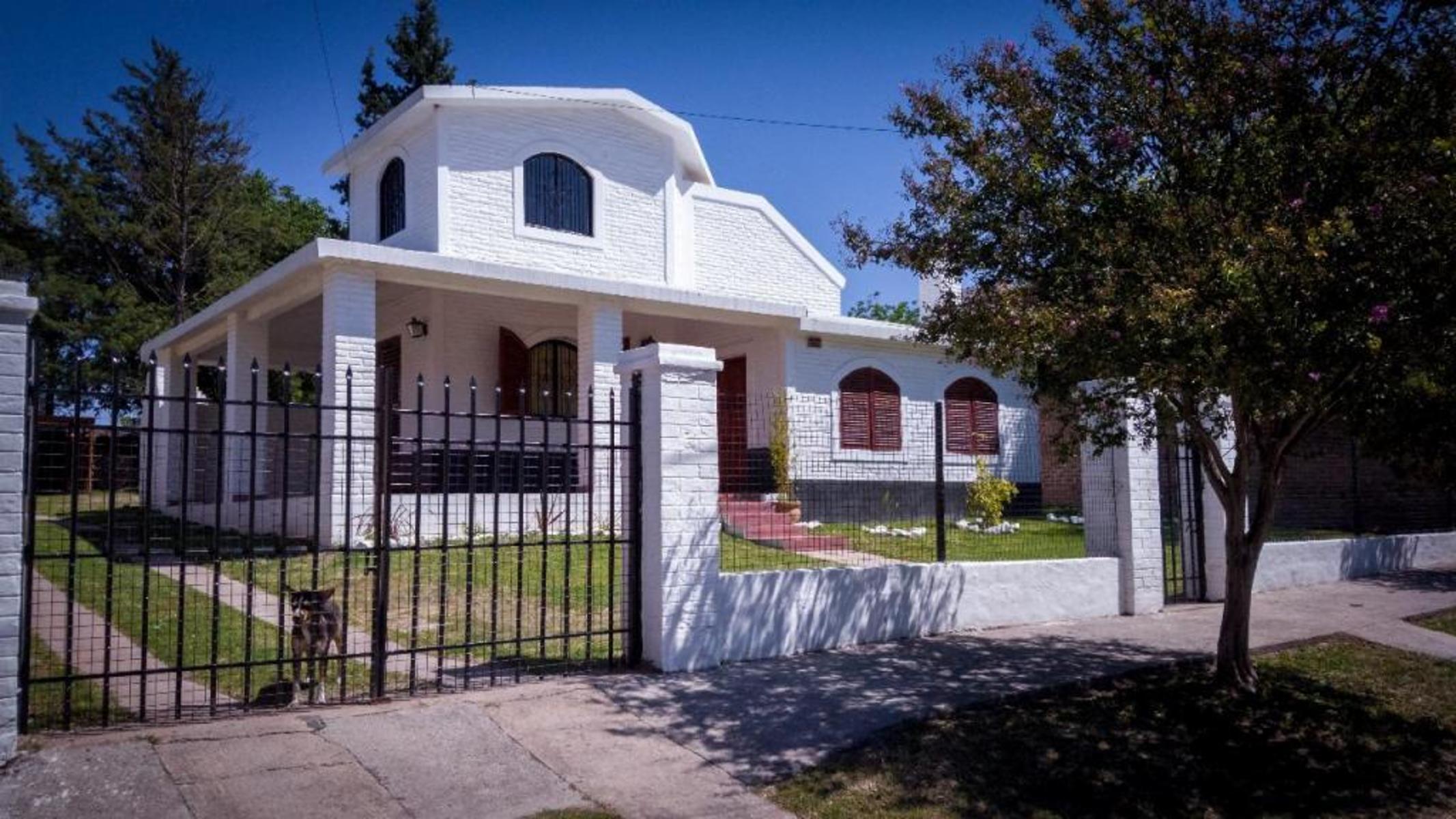 EXCELENTE PROPIEDAD A METROS DEL ARROYO