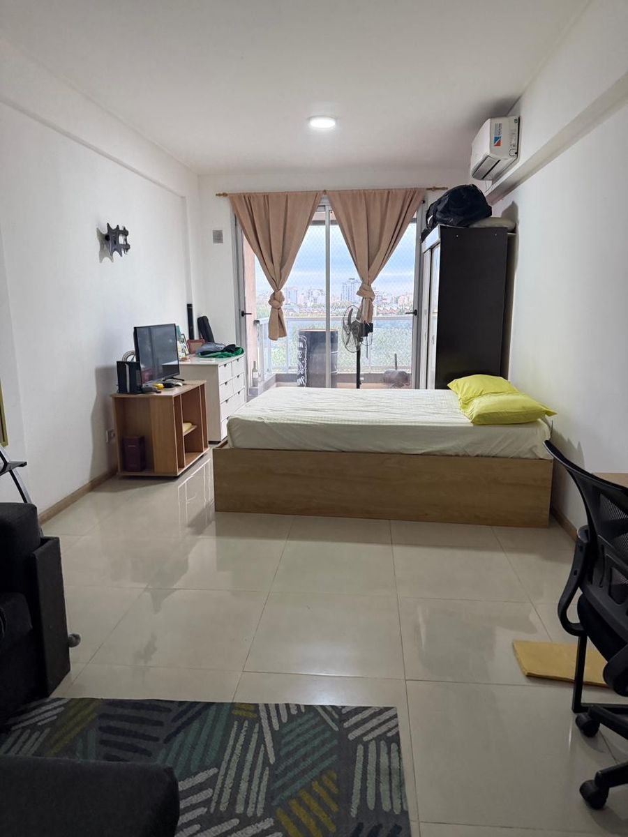 MONOAMBIENTE AL FRENTE, GRAN BALCON, BAÑO CON BAÑERA, COCINA COMPLETA A GAS