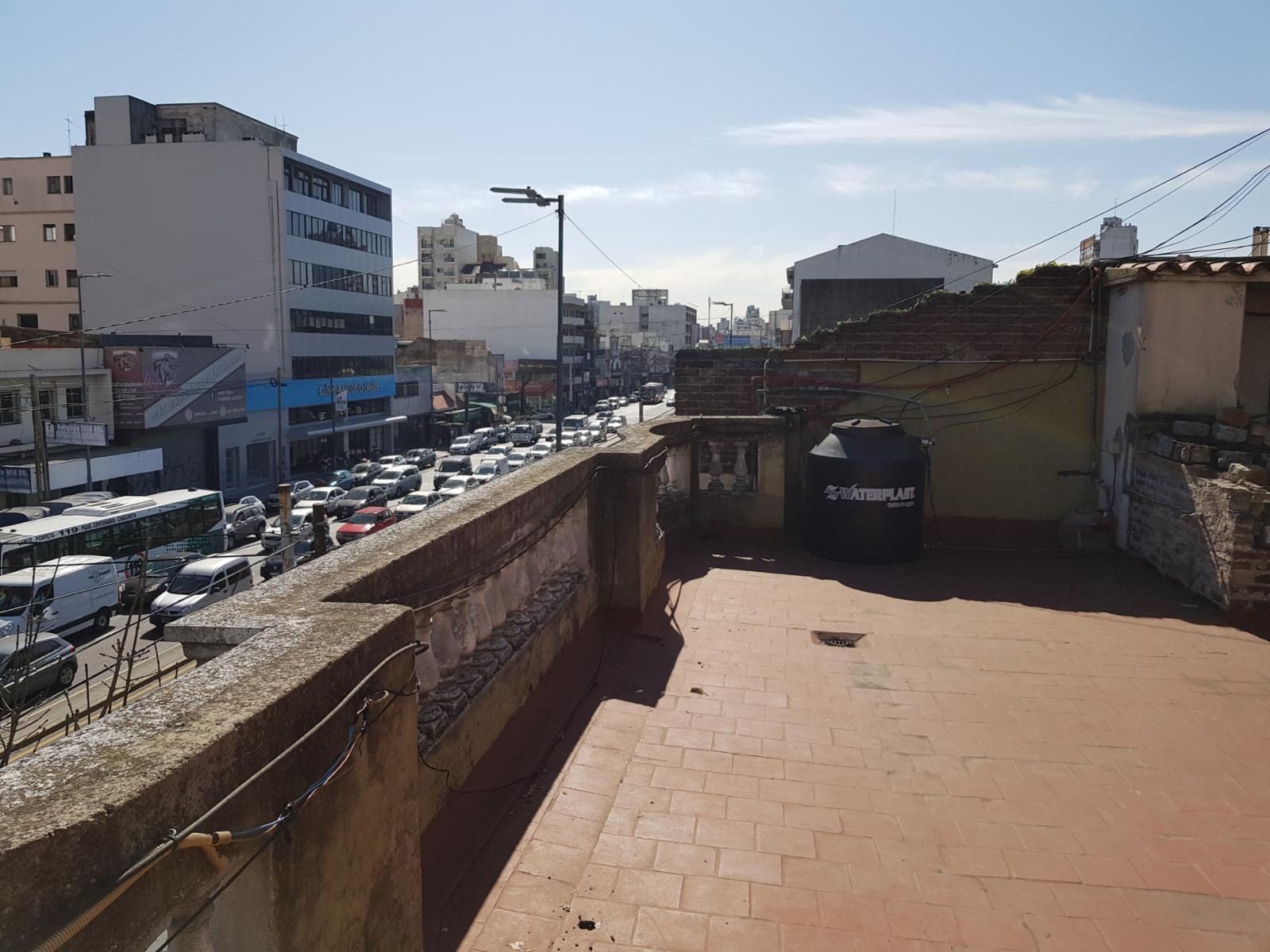 HIPOLITO YRIGOYEN 4800 · Lanús — foto 3
