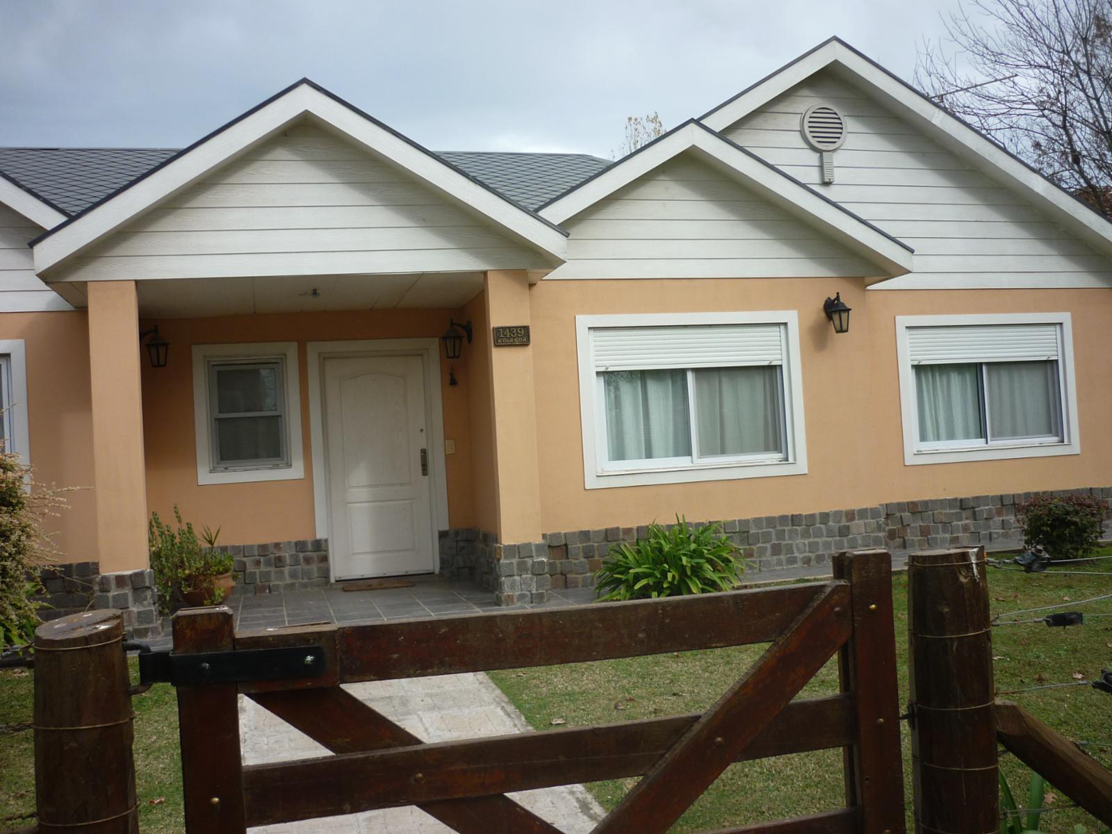HERMOSO CHALET CON PISCINA EN BARRIO PARQUE LAS NACIONES