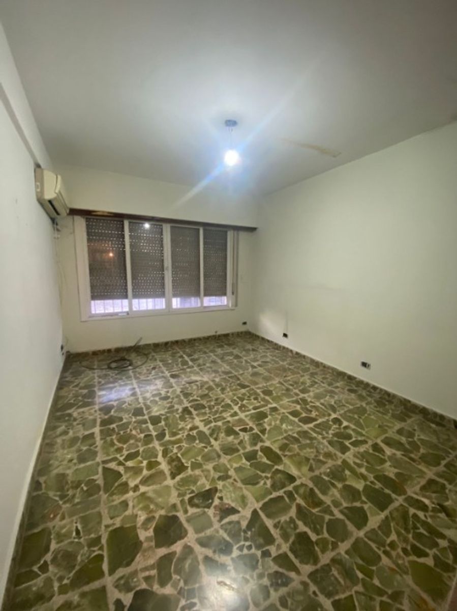 L.N Alem 1086 · Morón — foto 11