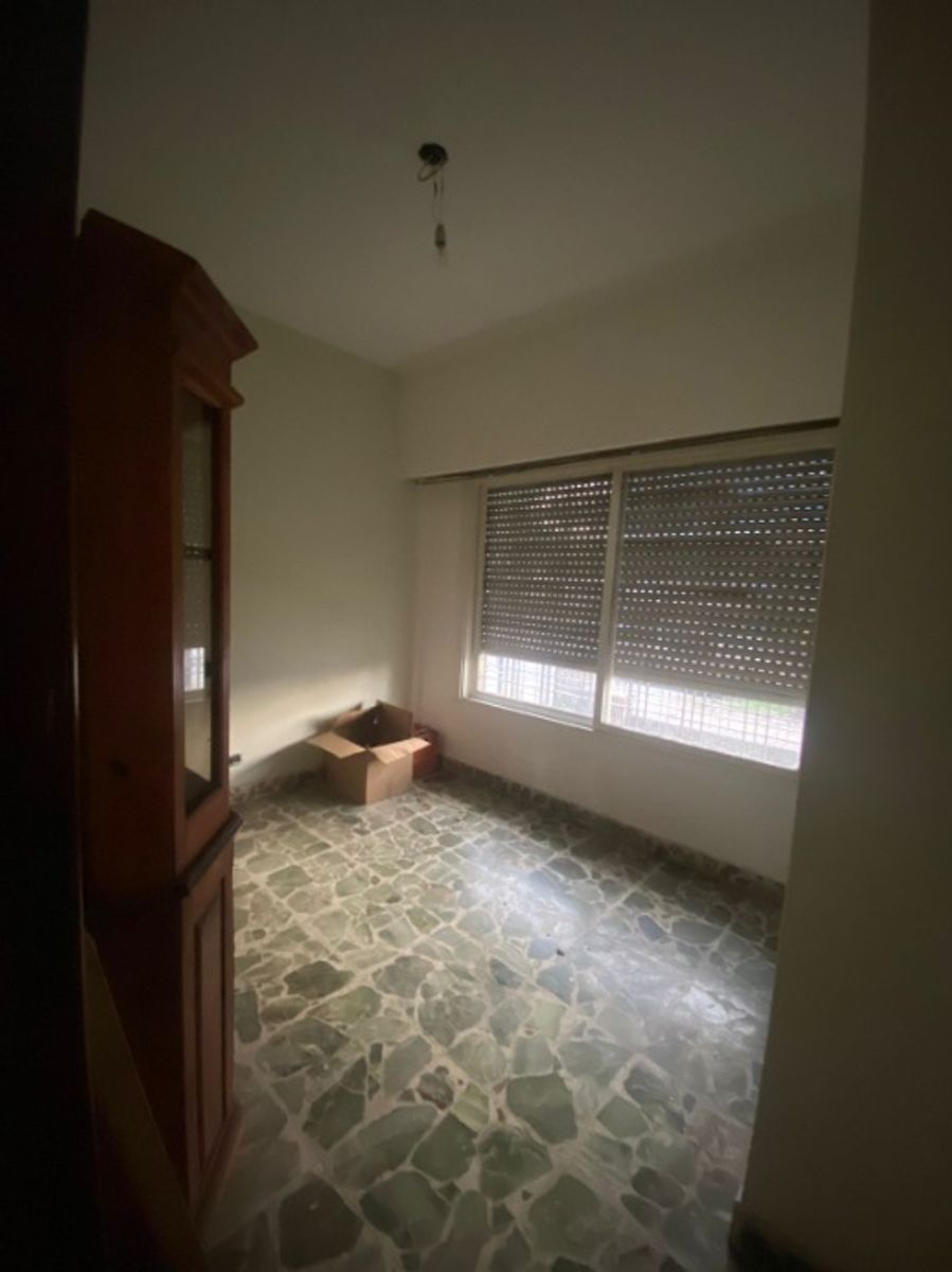 L.N Alem 1086 · Morón — foto 15