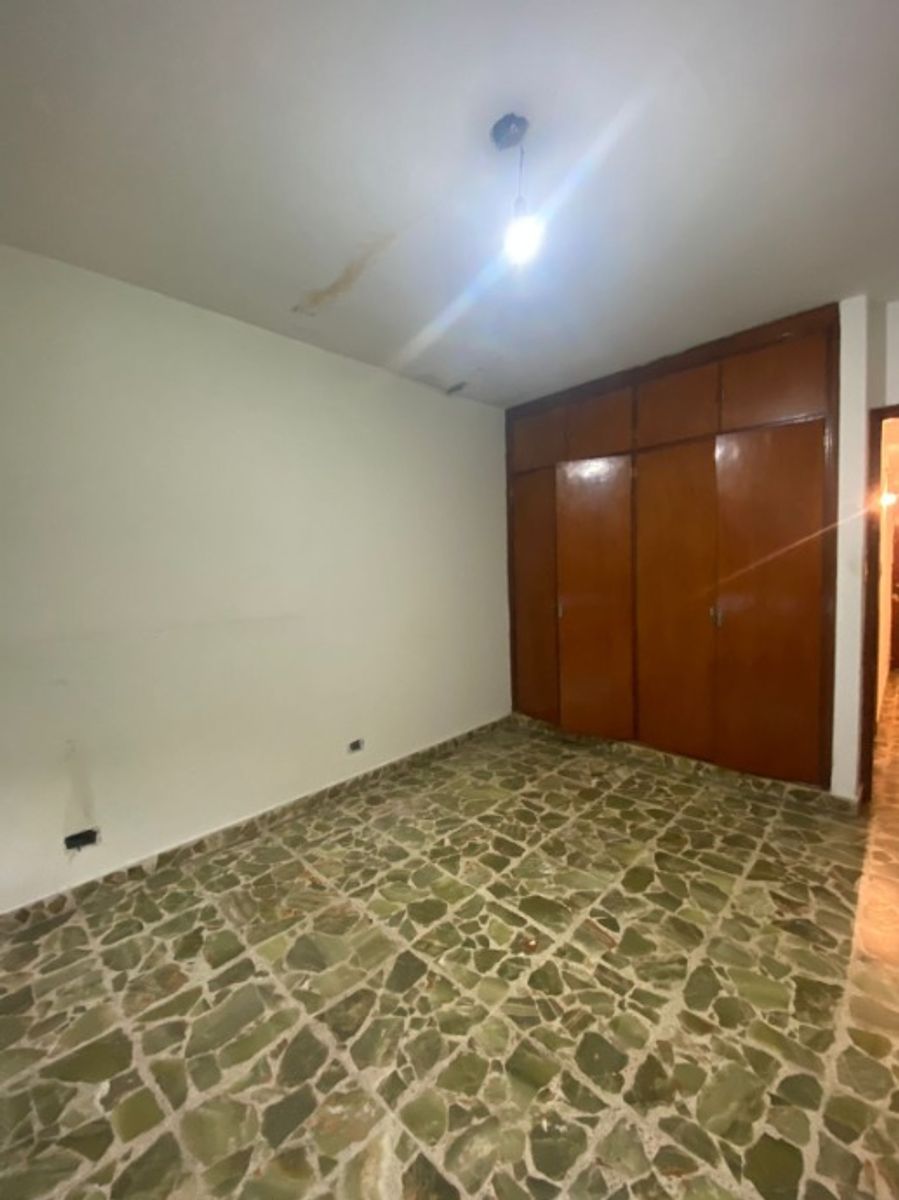 L.N Alem 1086 · Morón — foto 17