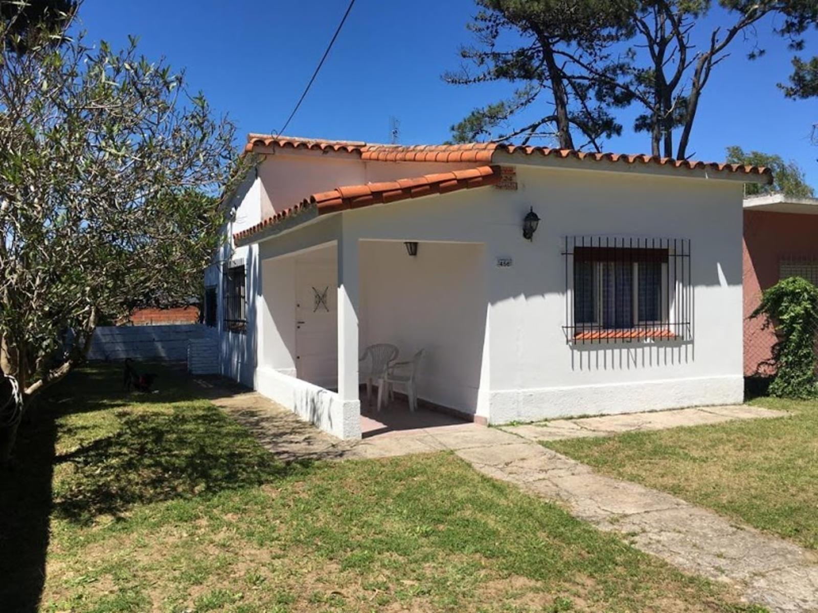 ALQUILO EXCELENTE CASA PARA VACACIONAR EN FAMILIA O CON AMIGOS  PARA 5 PERSONAS, A 4 CUADRAS DEL MAR