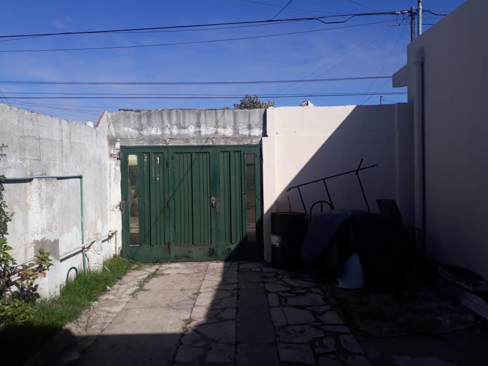 MERCEDES ALVAREZ 1800 · Morón — foto 9