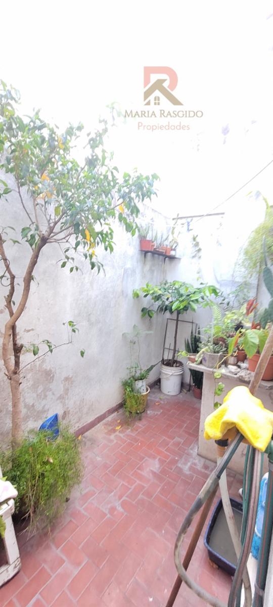 Departamento ubicado en el Centro de Castelar Norte sobre calle Arias al 2300