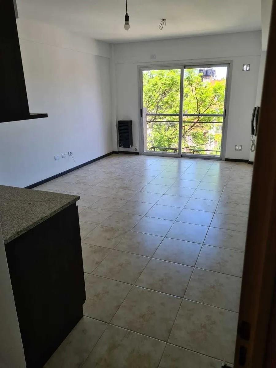 Alte. Brown 200 · Morón — foto 3
