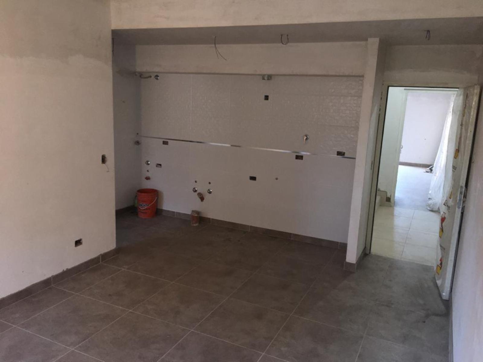 ZAPIOLA 1700 · Morón — foto 12