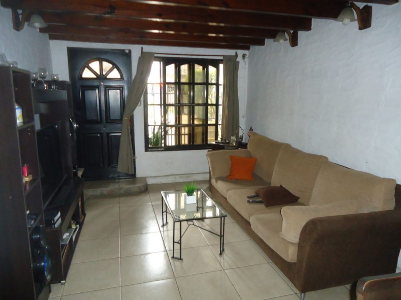 MAESTRA GACHET 3767 · Morón — foto 4