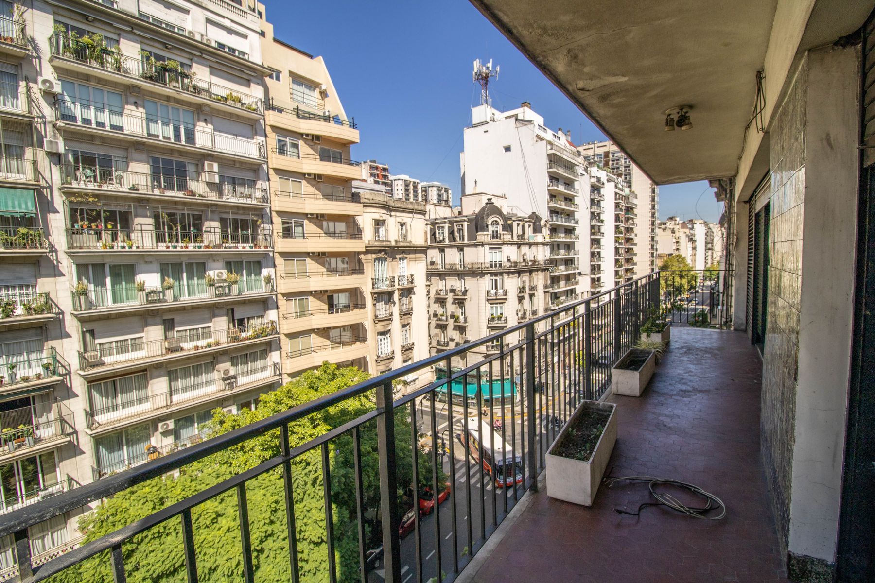 Avenida Santa Fe 1100 · Retiro — foto 5