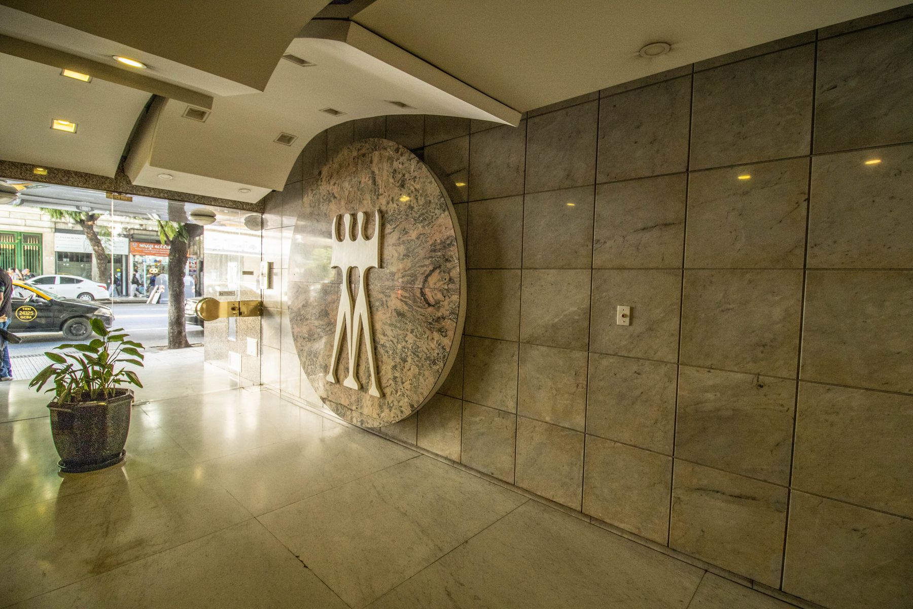 Avenida Santa Fe 1100 · Retiro — foto 6