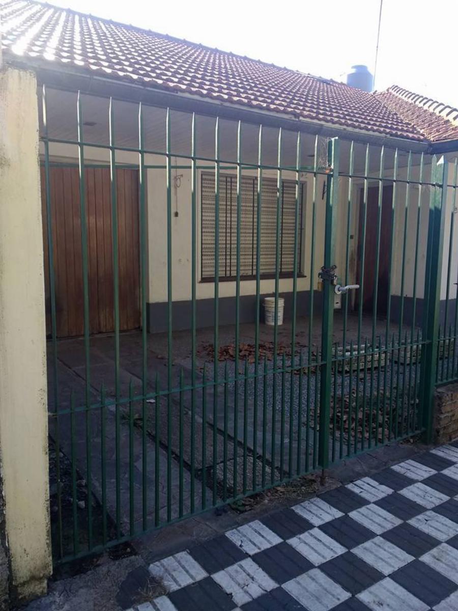 JOAQUIN V GONZALEZ 3600 · Quilmes — foto 3