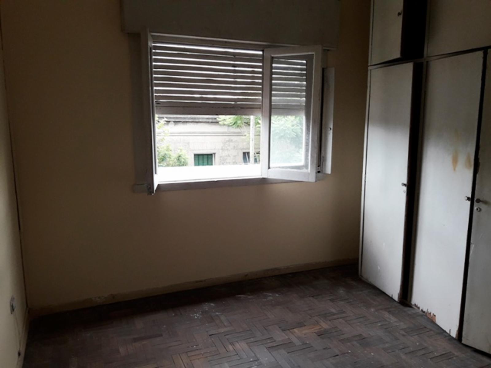 EMILIO CASTRO 1000 · Lanús — foto 3