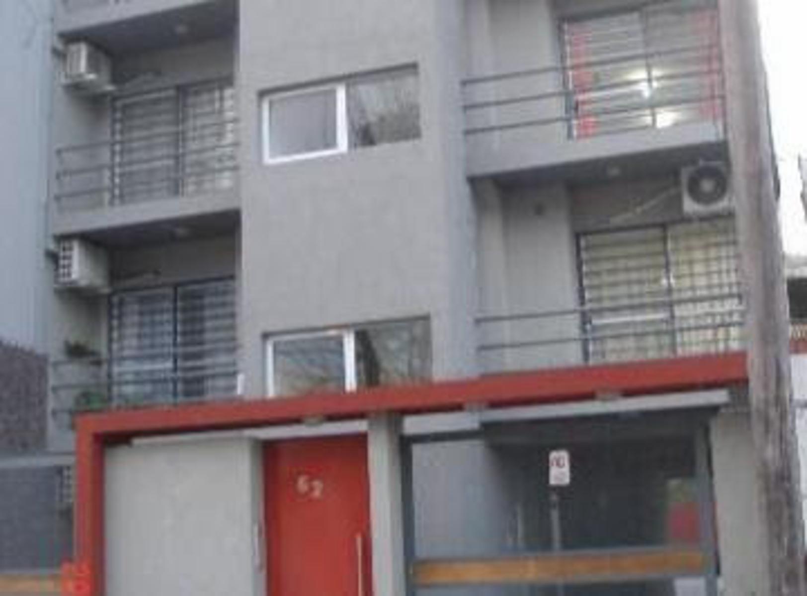 2 ambientes con cochera  Quilmes centro