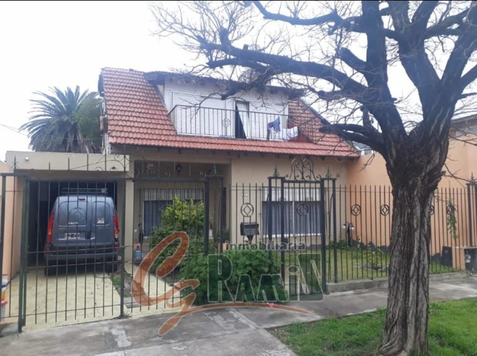 Casa + Departamento En Venta  Saldan 1400 Ituzaingo