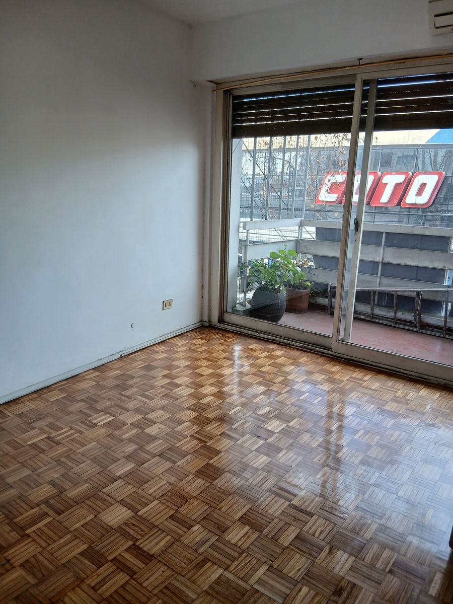 AV AVELLANEDA 3700 · Floresta — foto 5