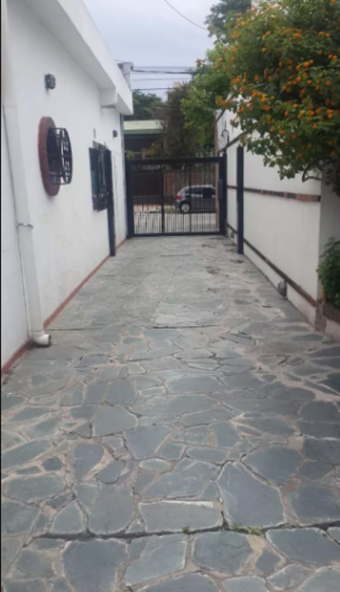 Abel Costa 350 · Morón — foto 11