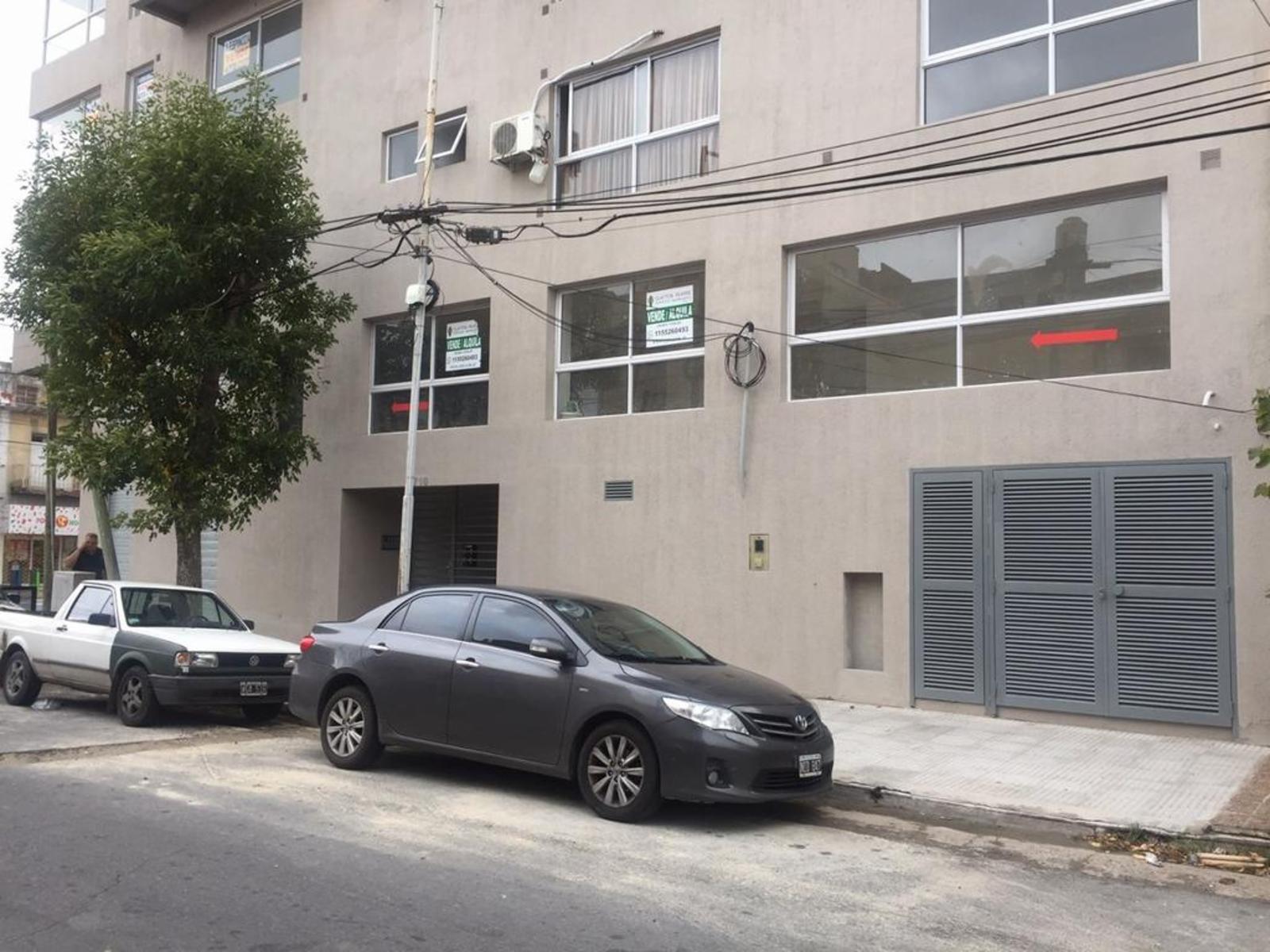 Av Galicia 598 · Avellaneda — foto 8