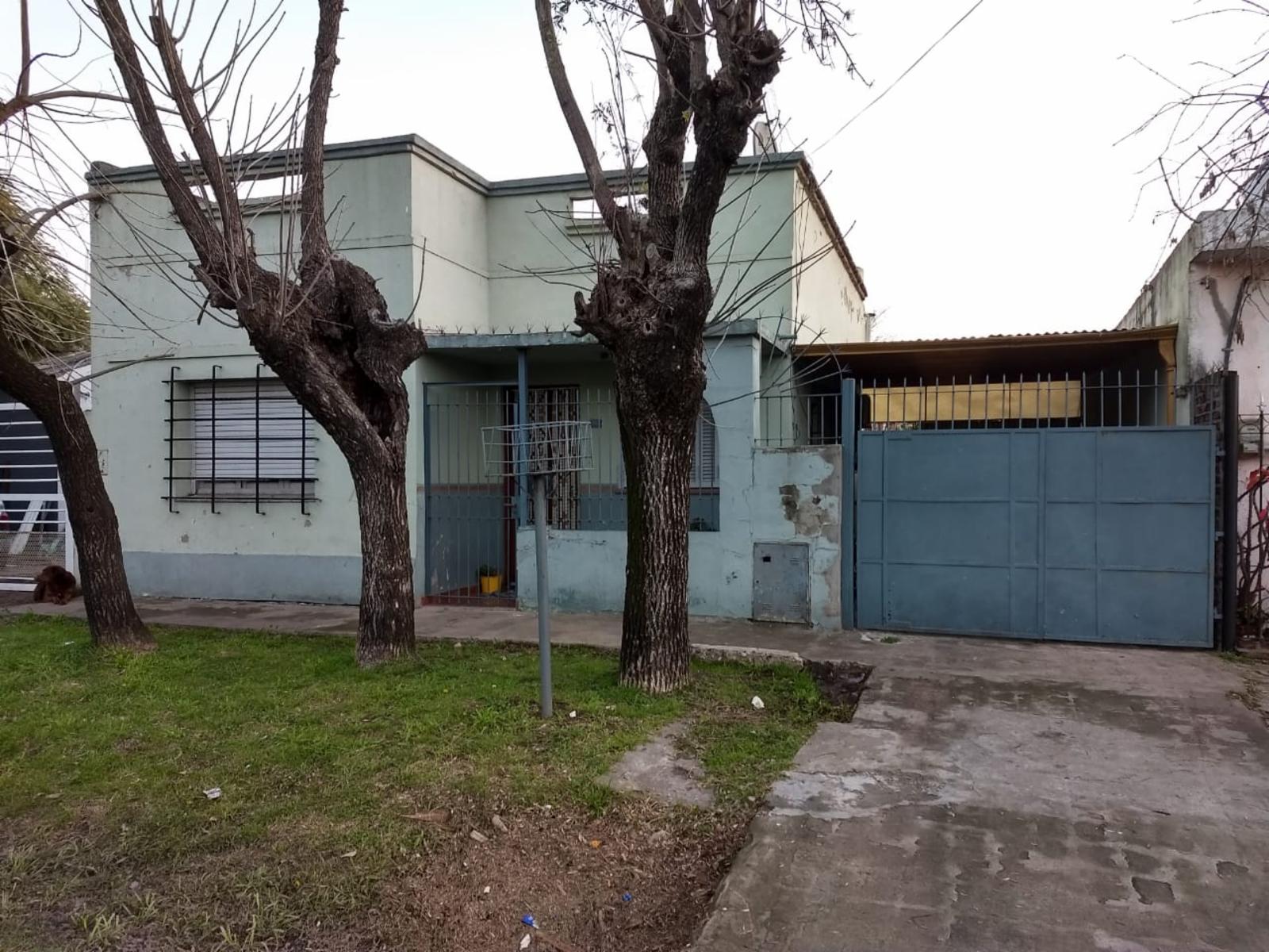 Varela Ideal Reciclar Buena Ubicación y Terreno