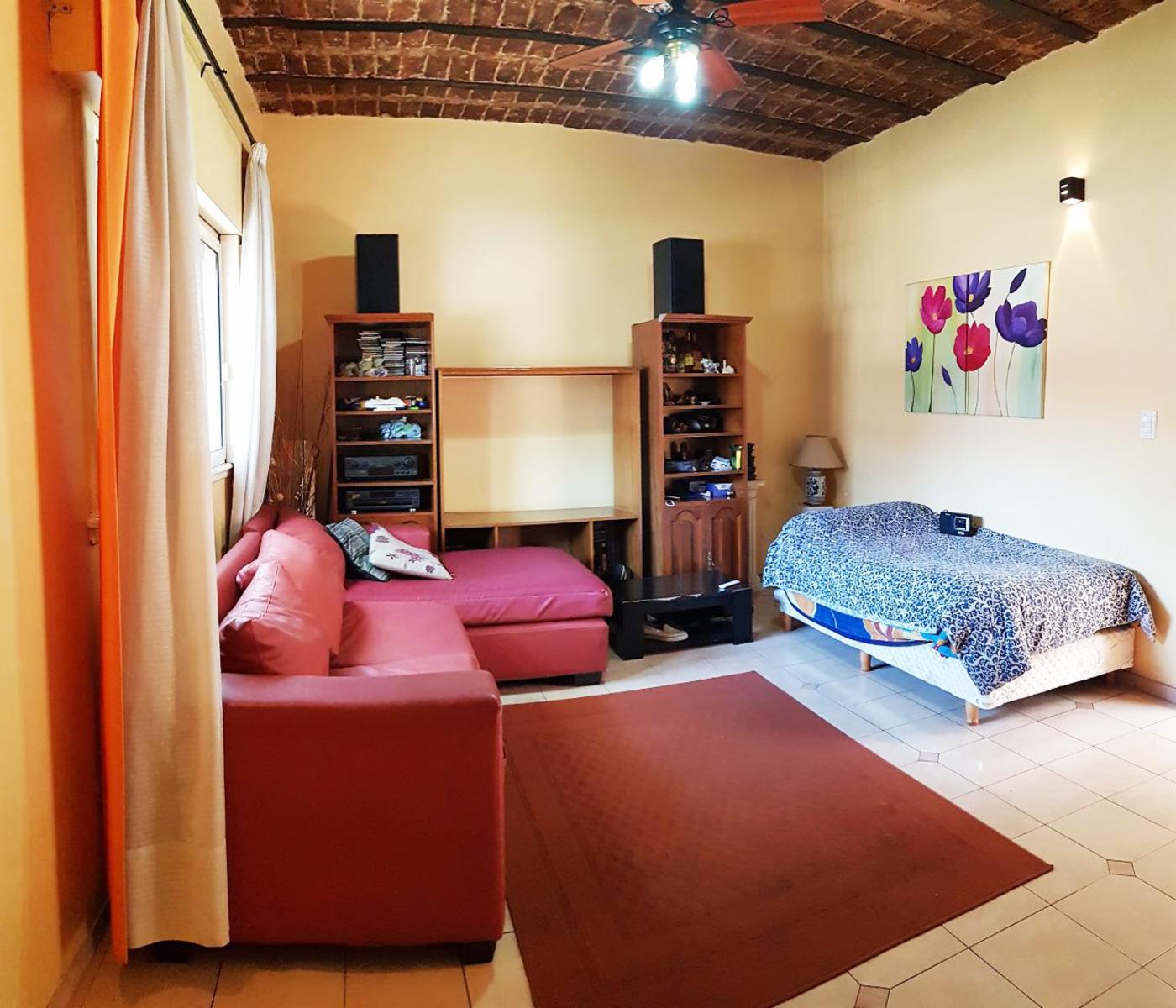 Bernaldes 1588 · Vélez Sarsfield — foto 4