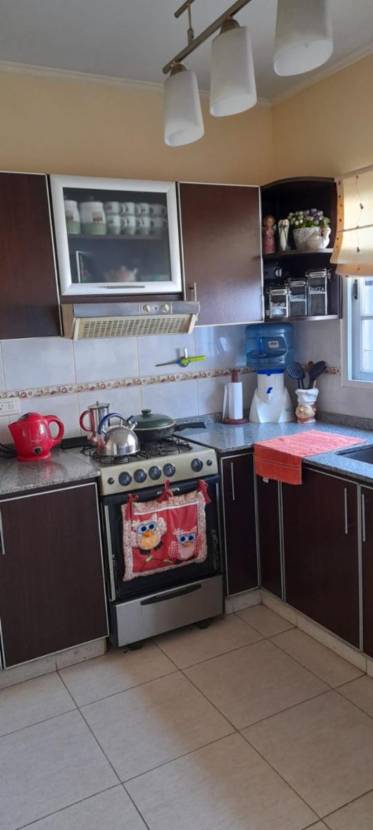 Venta de Triplex 4 ambientes Villa Luzuriaga