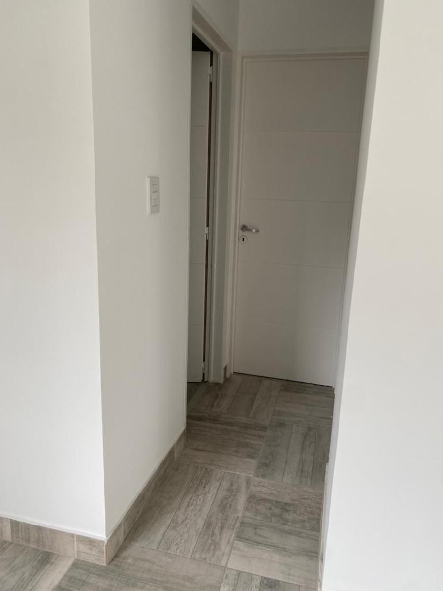 LA ROCHE 343 · Morón — foto 5